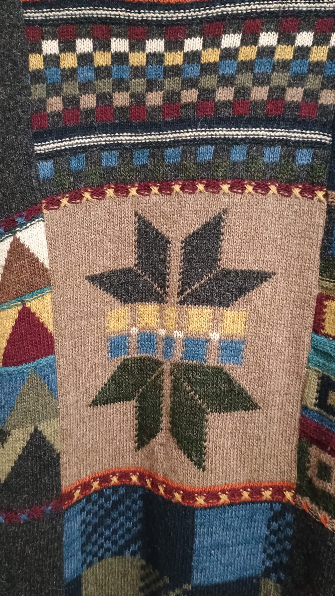 Vintage Multicolor Fantasy 90's Sweater Unisex Size L